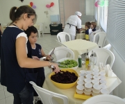 Uma alimentação adequada durante a infância é essencial para o desenvolvimento completo e saudável da criança. 
